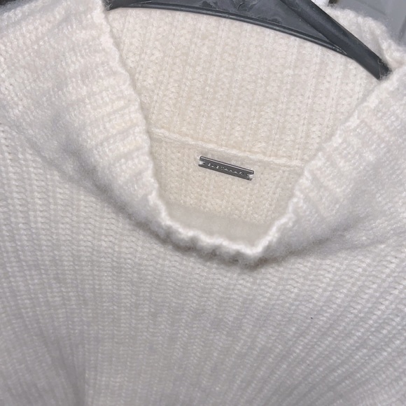 Elie Tahari cream cropped sweater - Picture 3 of 3